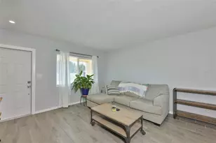 3242 Kingston St N, Saint Petersburg, FL 33713 - Photo 7