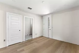 368 14th St N, Saint Petersburg, FL 33705 - Photo 19