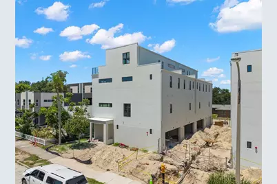 368 14th Street N, Saint Petersburg, FL 33705 - Photo 1