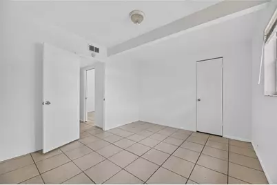 8723 & 8724 N 48th Street, Tampa, FL 33617 - Photo 19