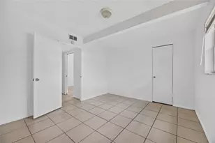 8723 & 8724 N 48th St, Tampa, FL 33617 - Photo 19