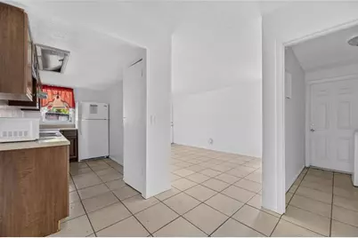 8723 & 8724 N 48th Street, Tampa, FL 33617 - Photo 13