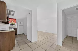 8723 & 8724 N 48th St, Tampa, FL 33617 - Photo 13