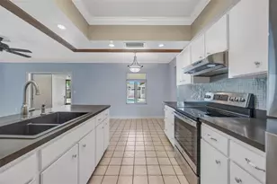 4608 Southbreeze Dr, Tampa, FL 33624 - Photo 11