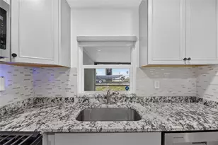 10004 N 25th St, Tampa, FL 33612 - Photo 13