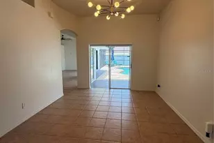 2210 Towering Oaks Cir, Seffner, FL 33584 - Photo 3