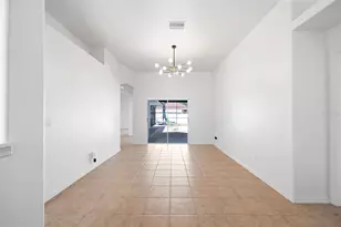 2210 Towering Oaks Cir, Seffner, FL 33584 - Photo 9