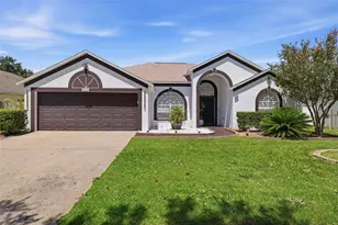 2210 Towering Oaks Cir, Seffner, FL 33584 - Photo 5