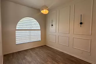 2210 Towering Oaks Cir, Seffner, FL 33584 - Photo 5