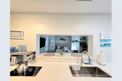 335 5th Avenue N, Saint Petersburg, FL 33701 - Photo 9