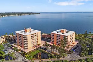 7432 Sunshine Skyway Ln S, Saint Petersburg, FL 33711 - Photo 3