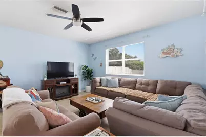 7902 Carriage Pointe Dr, Gibsonton, FL 33534 - Photo 7