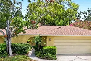 1100 Persimmon Dr, Palm Harbor, FL 34683 - Photo 1