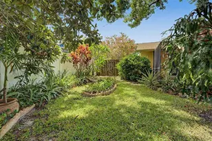 1100 Persimmon Dr, Palm Harbor, FL 34683 - Photo 33