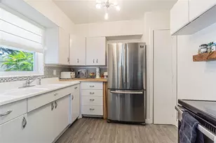 3030 14th St N, Saint Petersburg, FL 33704 - Photo 7
