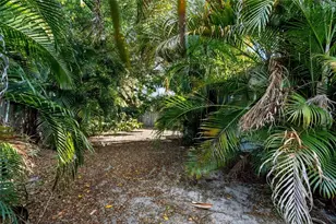 2310 29th St N, Saint Petersburg, FL 33713 - Photo 25