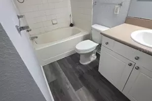 9401 Crescent Loop Cir, Tampa, FL 33619 - Photo 9