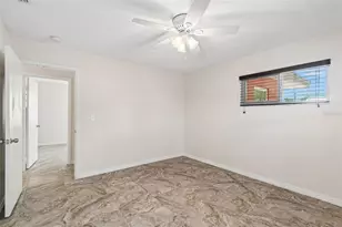 6219 2nd Ave S, Saint Petersburg, FL 33707 - Photo 17