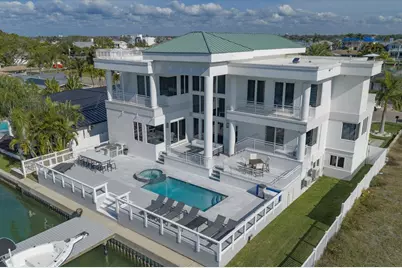 42 Midway Island, Clearwater Beach, FL 33767 - Photo 21