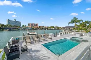 42 Midway Island, Clearwater Beach, FL 33767 - Photo 31