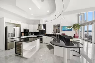 42 Midway Island, Clearwater Beach, FL 33767 - Photo 11