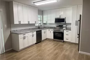 1008 N Bracewell Dr, Plant City, FL 33563 - Photo 3