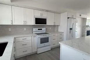 716 Bayway Blvd, Clearwater Beach, FL 33767 - Photo 5