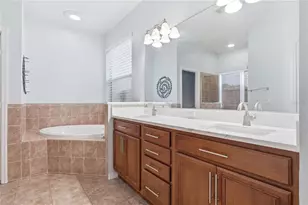 18032 Malakai Isle Dr, Tampa, FL 33647 - Photo 35