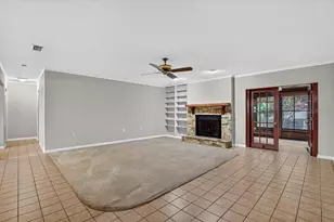 1013 Black Knight Dr, Valrico, FL 33594 - Photo 5