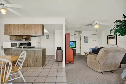 315 58th Street #D, Holmes Beach, FL 34217 - Photo 3