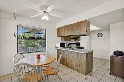 315 58th Street #D, Holmes Beach, FL 34217 - Photo 5