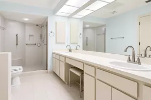 4068 Wilshire Cir E, Sarasota, FL 34238 - Photo 13