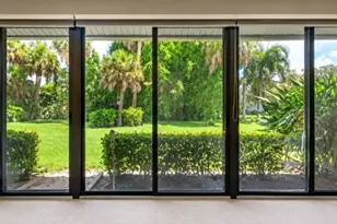 4068 Wilshire Cir E, Sarasota, FL 34238 - Photo 17