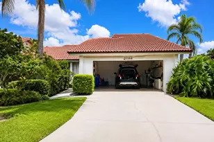 4068 Wilshire Cir E, Sarasota, FL 34238 - Photo 1