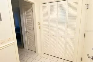 4068 Wilshire Cir E, Sarasota, FL 34238 - Photo 9