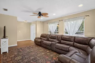 3110 Clovewood Pl, Seffner, FL 33584 - Photo 3