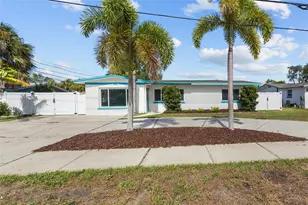 605 S Florida Ave, Tarpon Springs, FL 34689 - Photo 1