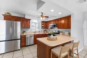 605 S Florida Ave, Tarpon Springs, FL 34689 - Photo 5