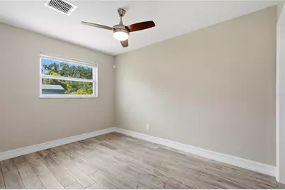 6810 Livingston Avenue N, Saint Petersburg, FL 33702 - Photo 17