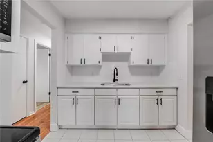7402 Wishing Well Ct, Tampa, FL 33619 - Photo 11