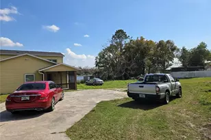 8725 Twin Lakes Blvd, Tampa, FL 33614 - Photo 5