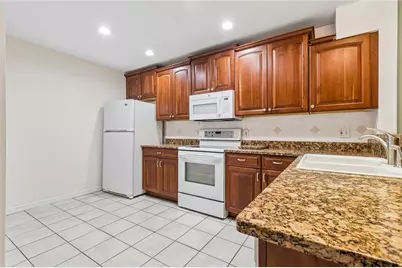 5030 Umber Way N, Tampa, FL 33624 - Photo 9