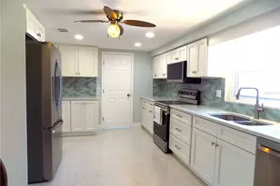 3842 Headsail Dr, New Port Richey, FL 34652 - Photo 3