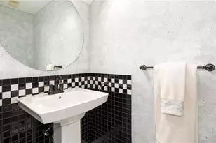 10438 St Tropez Pl, Tampa, FL 33615 - Photo 15