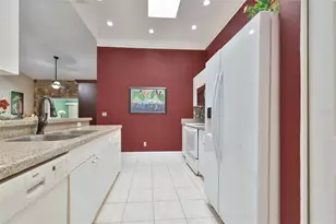 2411 New Haven Cir, Sun City Center, FL 33573 - Photo 19