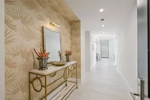 301 1st St S, Saint Petersburg, FL 33701 - Photo 9