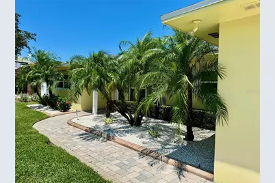 902 Oakwood Drive, Largo, FL 33770 - Photo 5