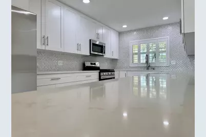 902 Oakwood Drive, Largo, FL 33770 - Photo 9