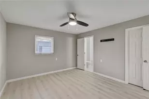 9030 Blind Pass Rd, Saint Petersburg, FL 33706 - Photo 15