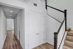 28793 Sweet Persimmon Dr, Wesley Chapel, FL 33543 - Photo 3